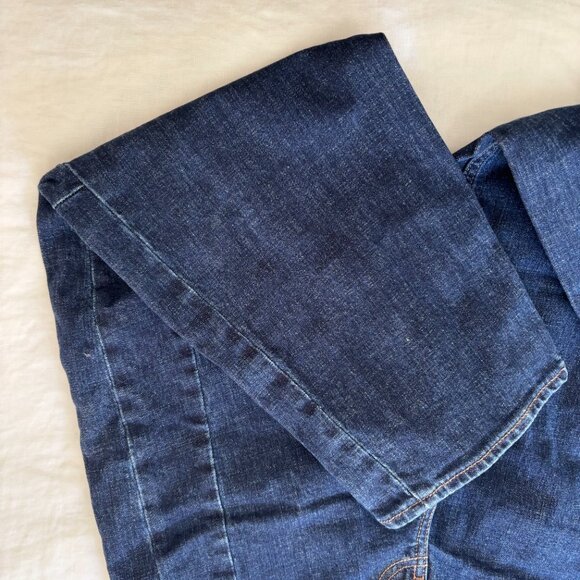 Old Navy High Rise Barrel Leg Jeans - Picture 5 of 9